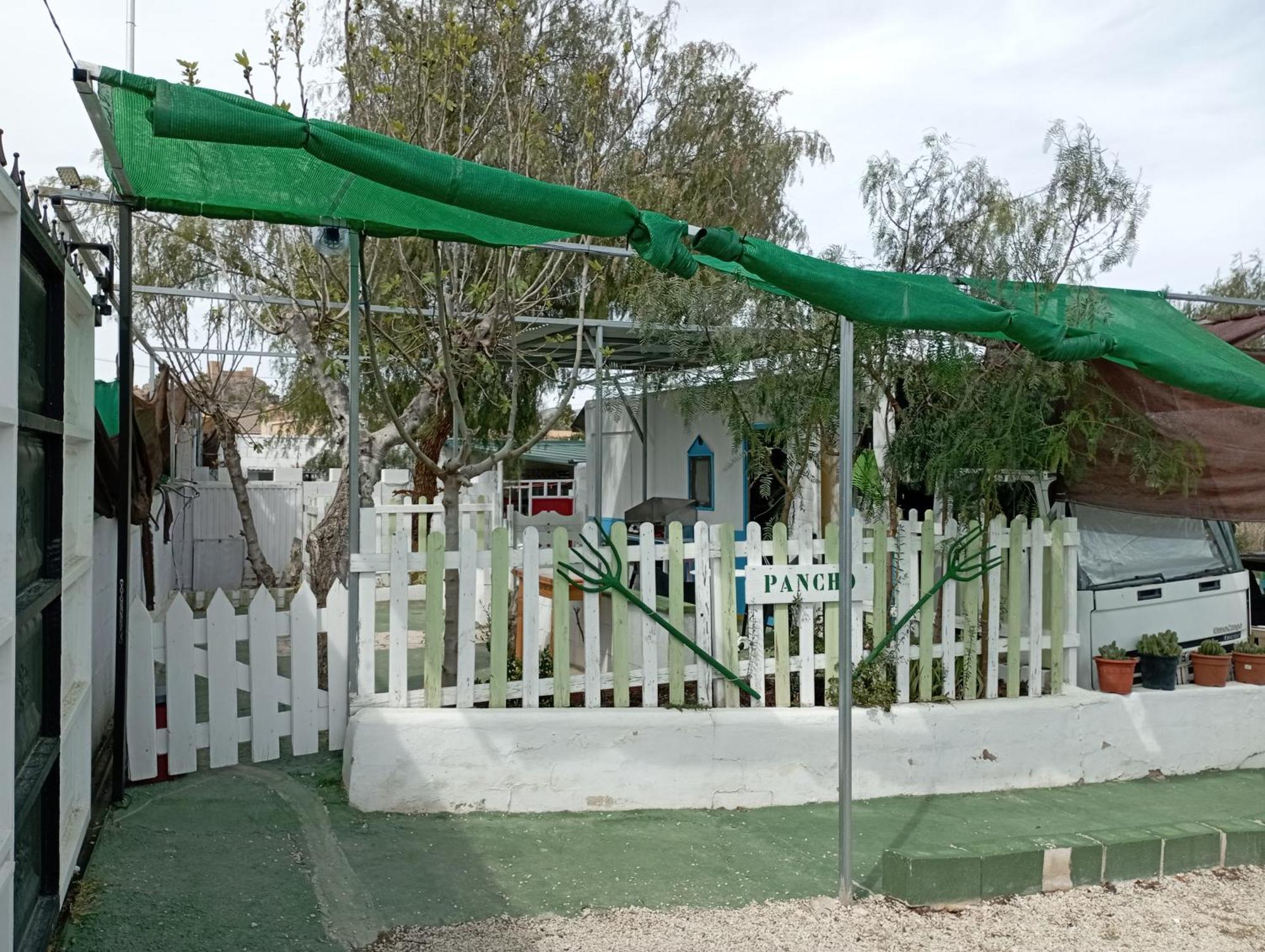 Camping Mascotas cerca de Alicante Hostal Sax Exterior foto
