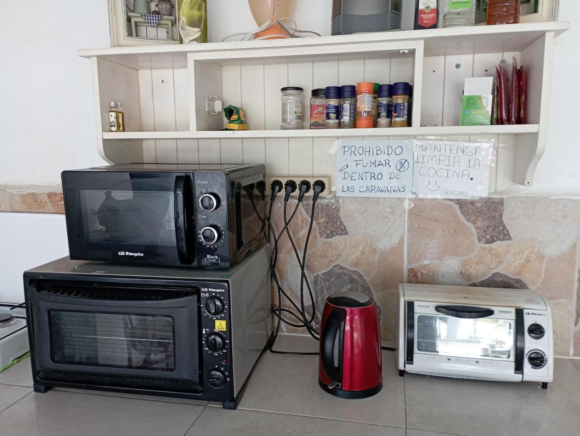 Camping Mascotas cerca de Alicante Hostal Sax Exterior foto