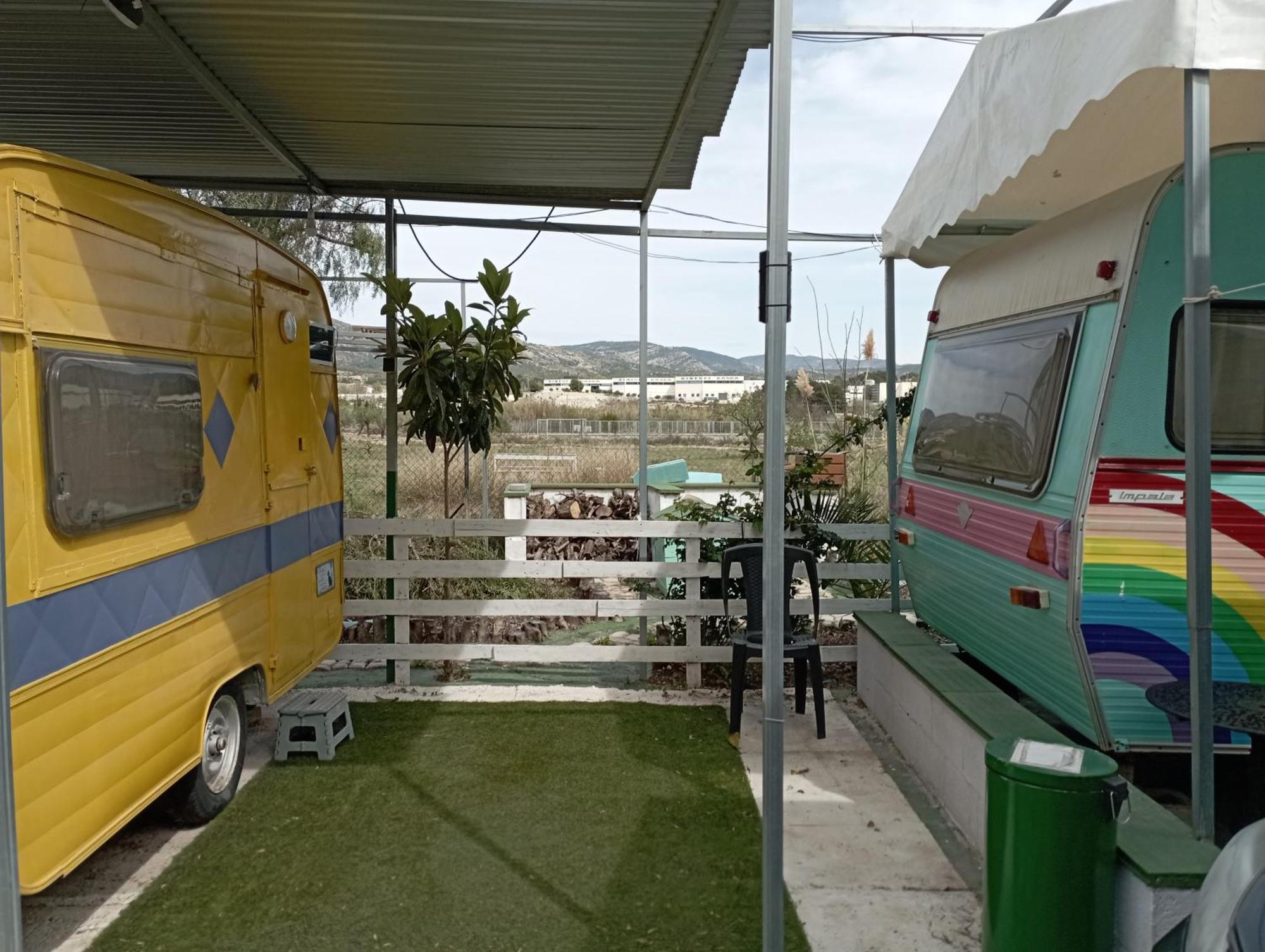 Camping Mascotas cerca de Alicante Hostal Sax Exterior foto