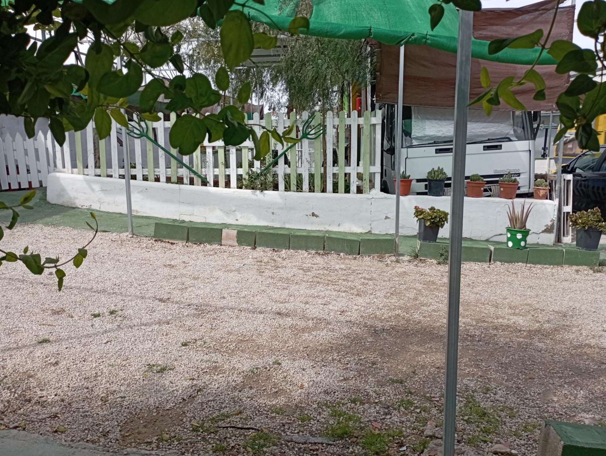 Camping Mascotas cerca de Alicante Hostal Sax Exterior foto