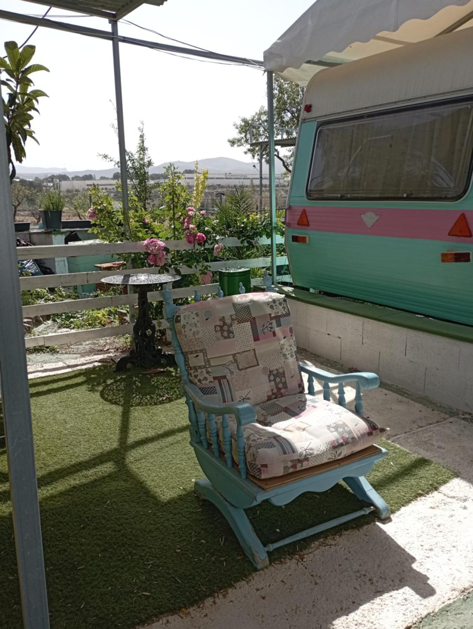 Camping Mascotas cerca de Alicante Hostal Sax Exterior foto