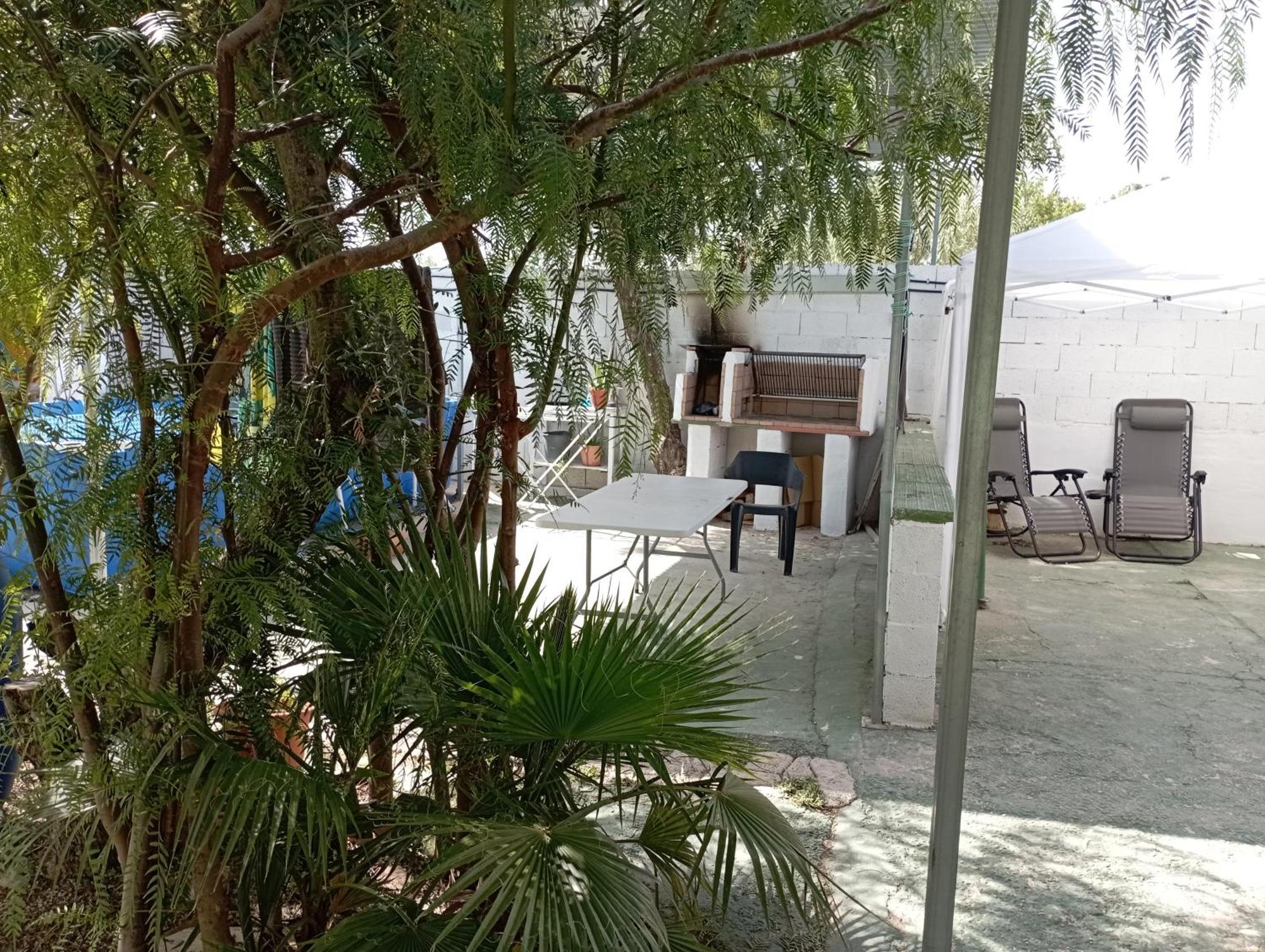Camping Mascotas cerca de Alicante Hostal Sax Exterior foto